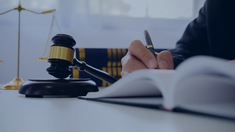 Abusos regulatórios e falhas de governo Abusos regulatórios e falhas de governo